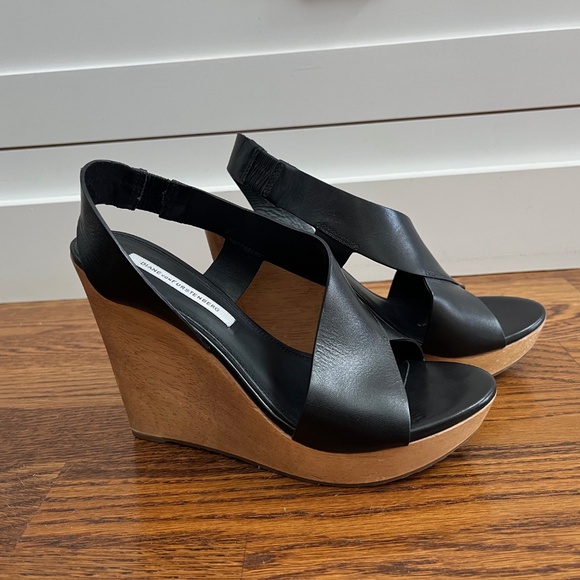 Diane von Furstenberg black leather platform wedges, size 7.5 - Picture 4 of 5
